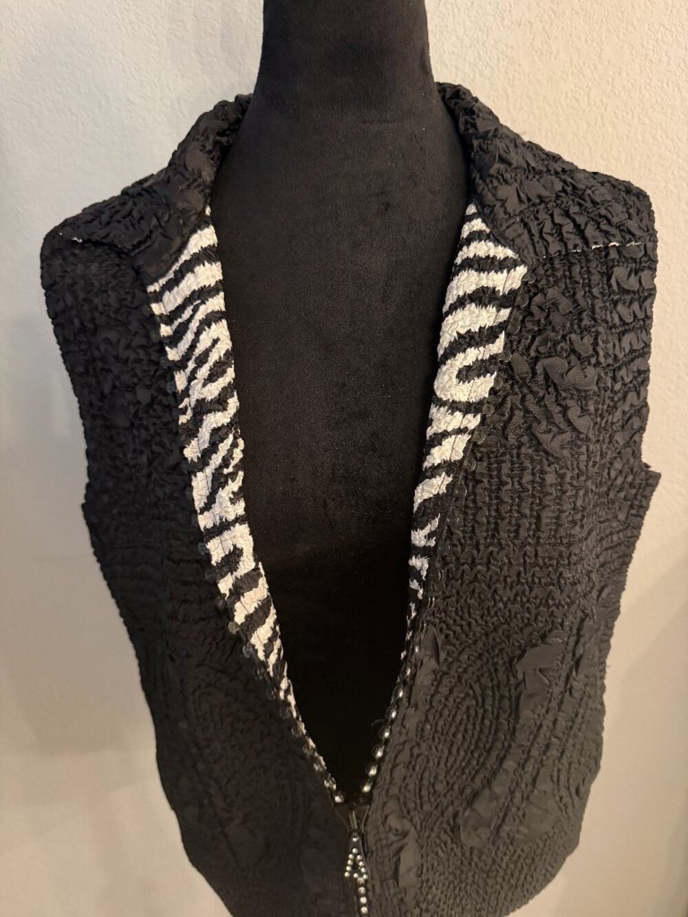 Jerry T New York Black Textured Zip Vest Rhinestone Zipper Sleeveless Size S